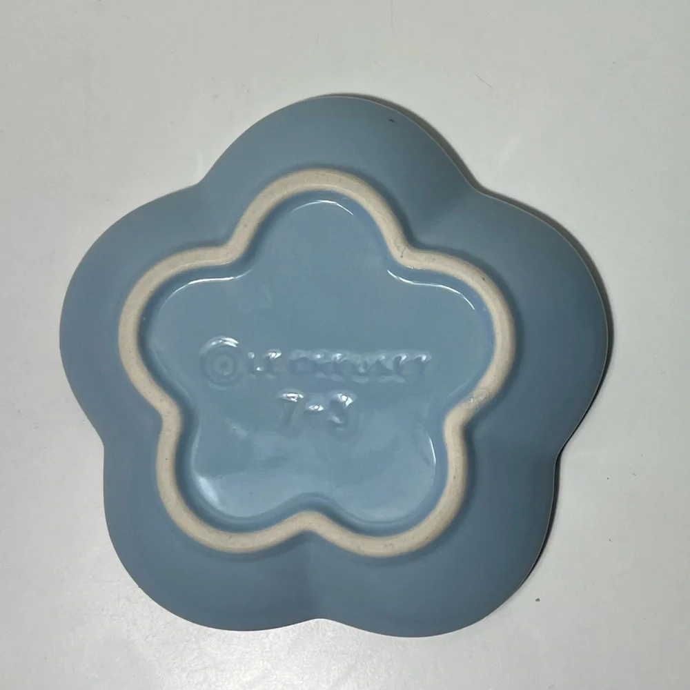 Le Creuset Stoneware Flower Petal Scalloped Trinket Dish Plate Tray